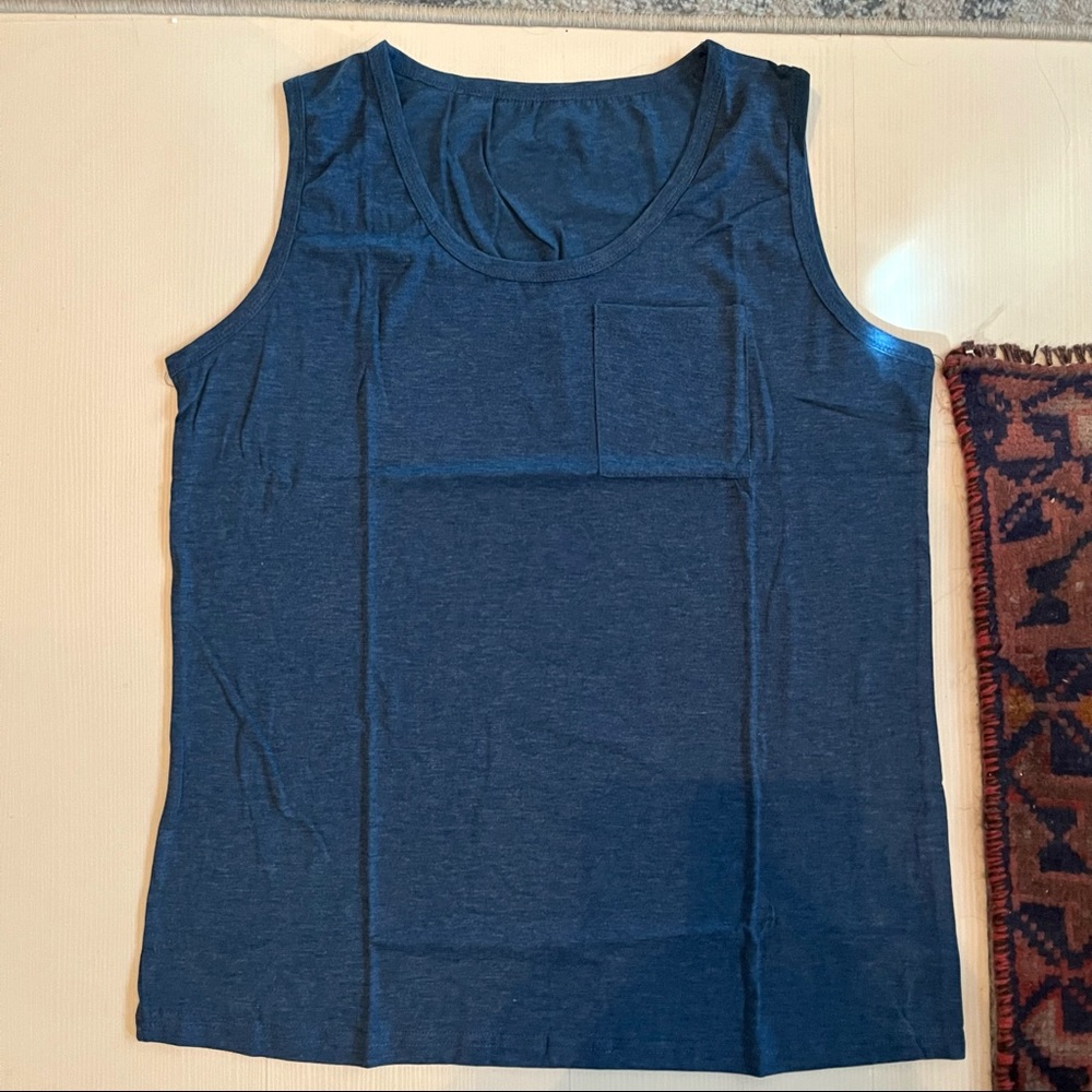 🛍 Soft blue tank